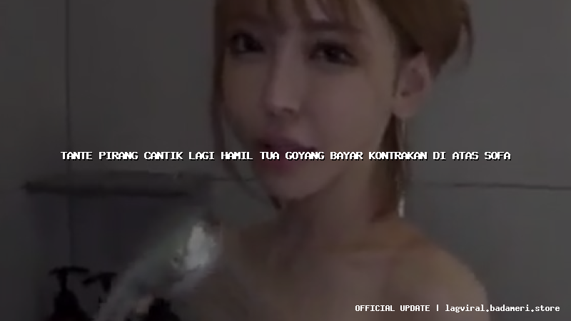 tante pirang cantik lagi hamil tua goyang bayar kontrakan di atas sofa
