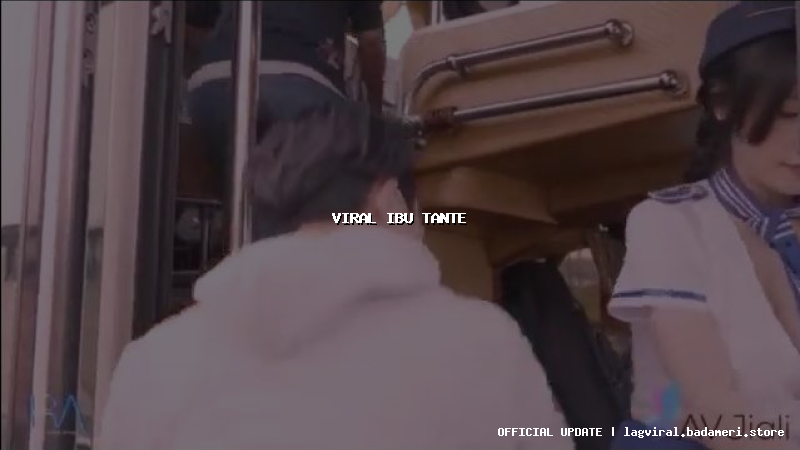 viral ibu tante